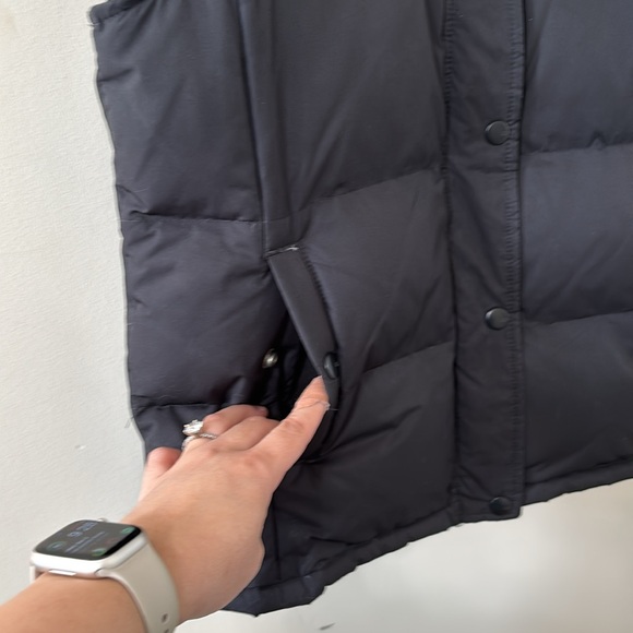 GAP Black Puffer Down Vest Size Small - Picture 3 of 9